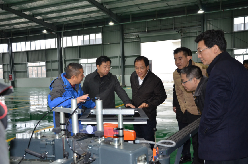 內(nèi)江市委副書記、市長(zhǎng)任曉春等領(lǐng)導(dǎo)到我公司調(diào)研